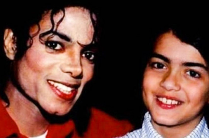  Just looks like his father. Look at Michael Jackson’s youngest son
