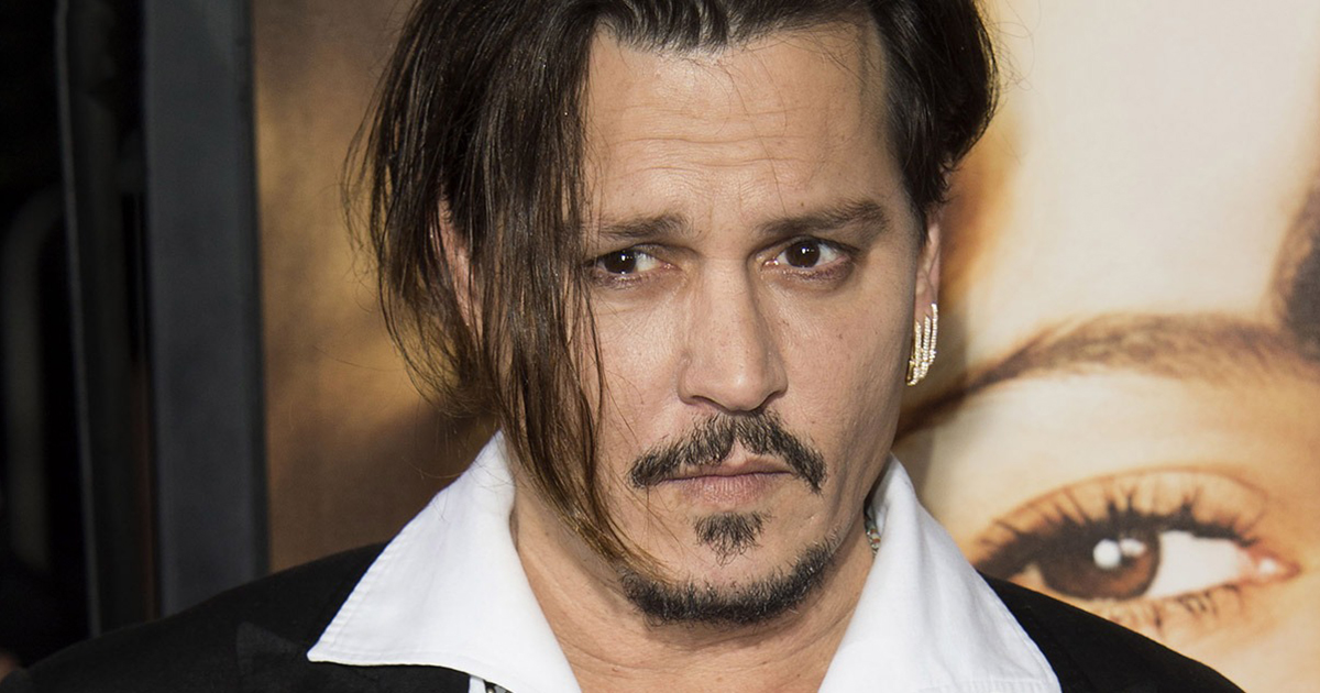 Johnny Depp always tries to hide his 20-year-old son from the paparazzi ...