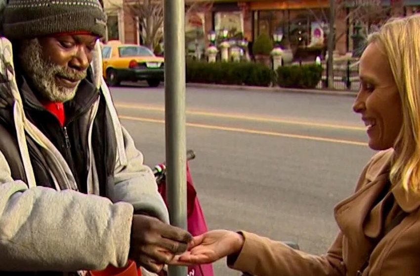  The homeless man’s life changed dramatically after he returned a $4,000 engagement ring he found