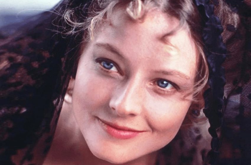  Gray-haired and overweight: what does Hollywood star Jodie Foster look like?