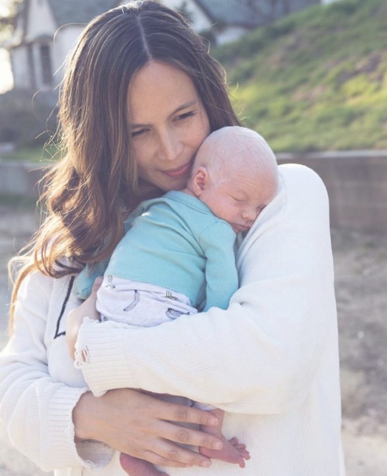 Boy Born With White Hair Becomes A Model A Few Years Later - Everythingfun