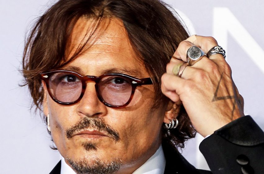  Johnny Depp’s son is a real handsome guy! His photos appeared on the Net and amazed fans