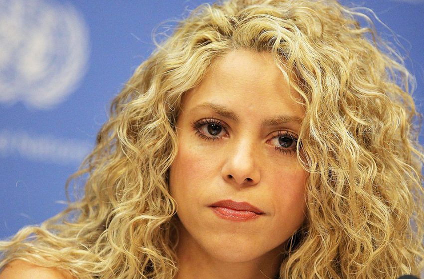  Shakira showed her 91-year-old father in a wheelchair!