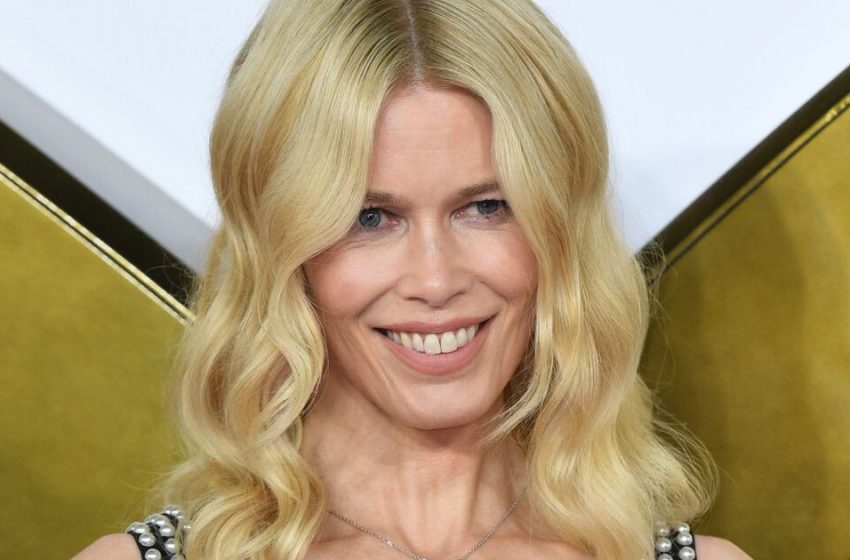  It’s hard to believe that Claudia Schiffer is over 50! Look how she looks without makeup!