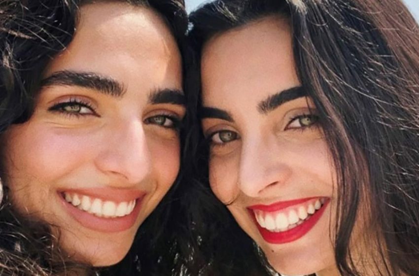  “Twin” girls living in different countries accidentally discovered each other!