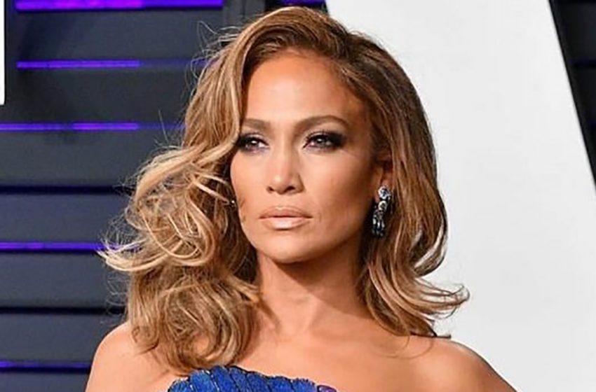  Jennifer Lopez shared photos with her mother!