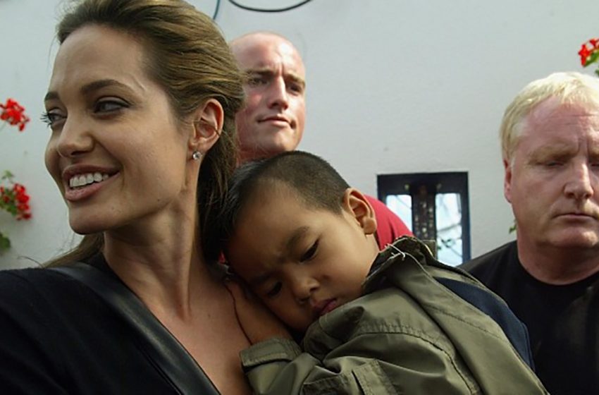  Angelina Jolie adopted her eldest son from Cambodia 19 years ago. Look what he looks like now!