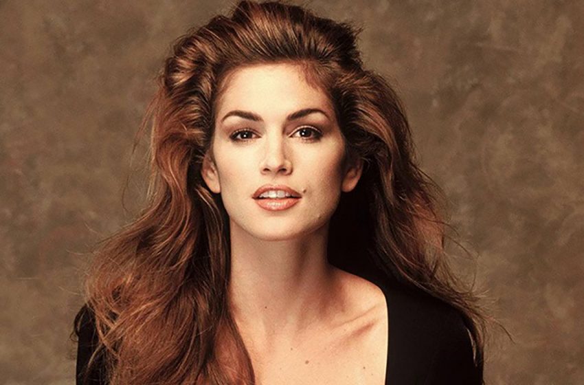  “You Look Phenomenal!” 56-Year-Old Cindy Crawford Showed Herself In A Revealing Photoshoot