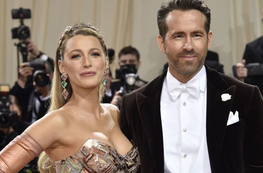  Ryan Reynolds Shared A Photo Of Pregnant Blake Lively In New Year’s Pajamas
