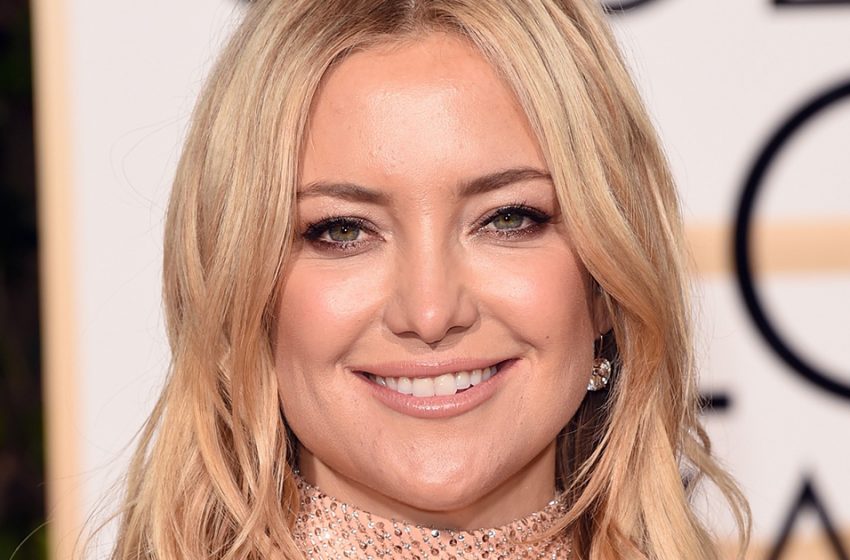  “What A Spectacle!” Kate Hudson Dives Into The Water In Her Swimsuit