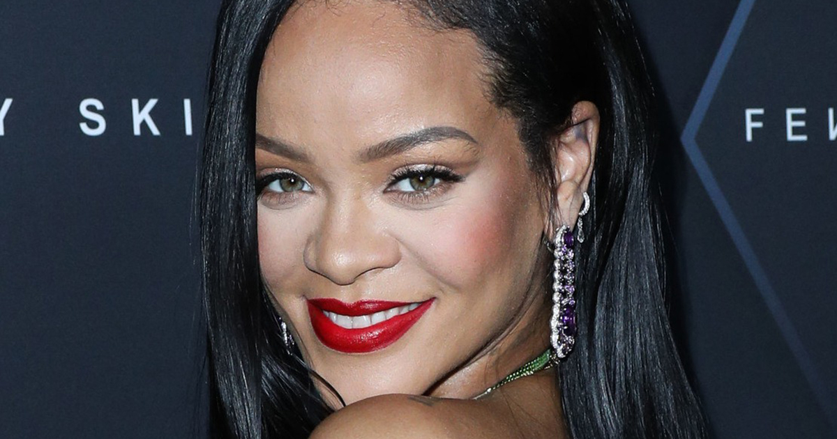 Embarrassed and ashamed: Rihanna in a too tight dress felt awkward at ...