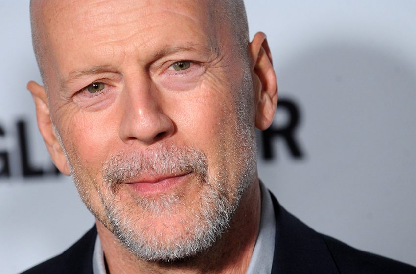  The ex-spouses look happy – sick and aged Bruce Willis was noticed with his ex-wife!