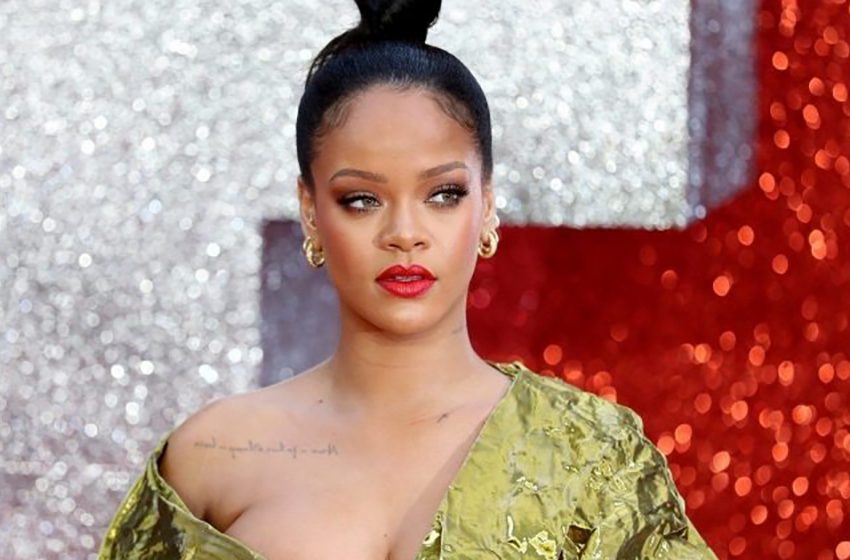  “Like an Angel Descended From Heaven” — Archival Photo of Rihanna Without Underwear is Discussed on the Web!