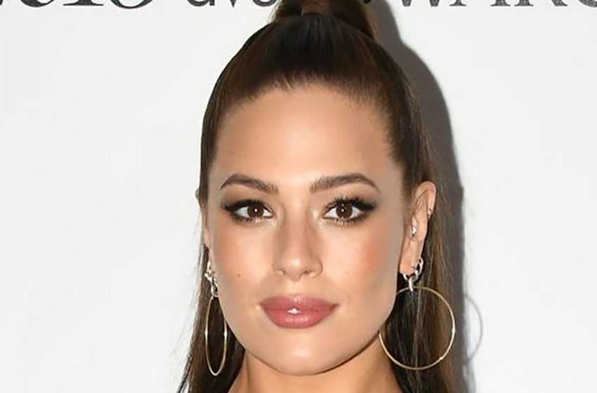  “Is This a Dress?”: Plump Ashley Graham Came to an Event Only in Underwear!