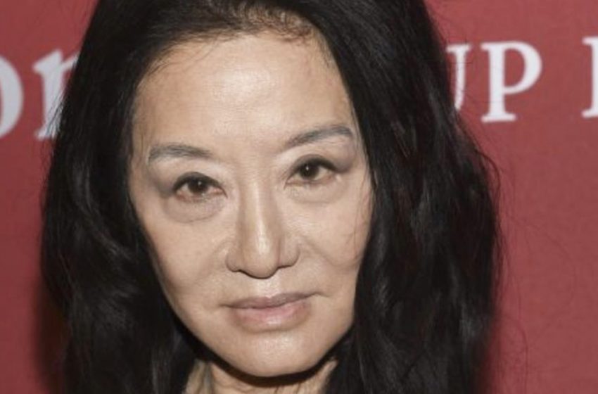  “Young in Spirit!”: 73-year-old Designer Vera Wang Looks Like a Girl in Stockings and Mini!