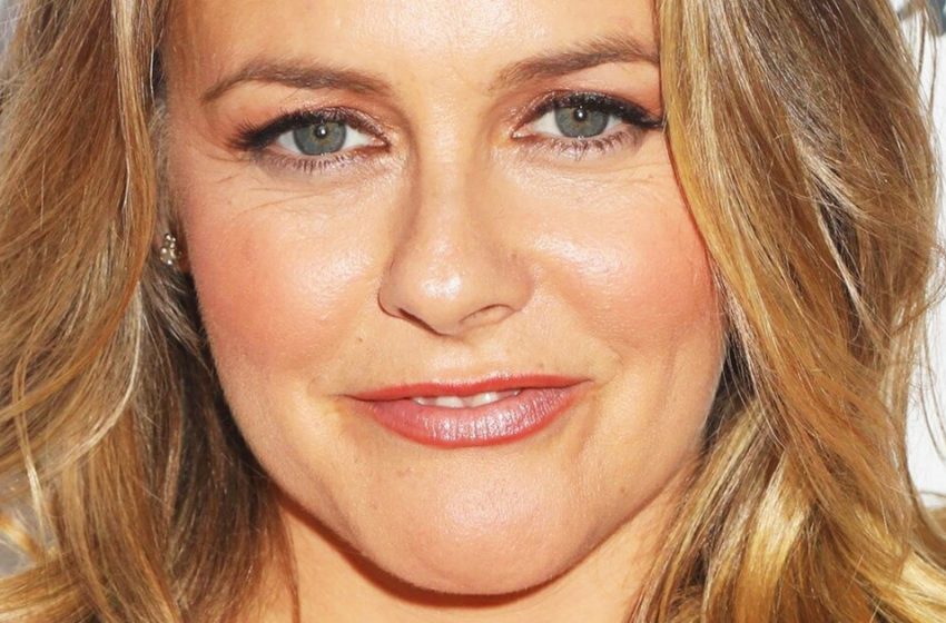  “I Participated in Such a Photo Shoot For The First Time”: Alicia Silverstone Completely Undressed For The Sake of Animals!