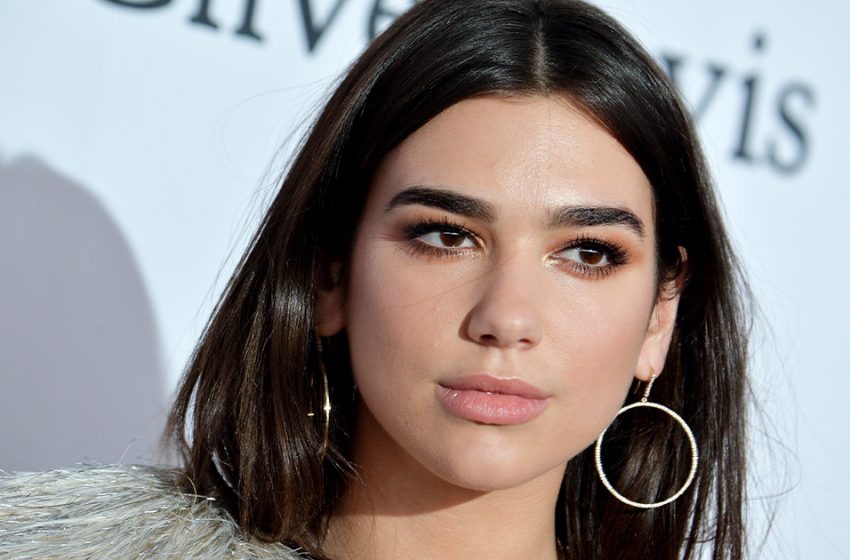  “Why Was Dua Lipa Absent At The Music Awards?”: The Singer Posted a Photo In a Bikini And Named The Reason Of Her Absence!