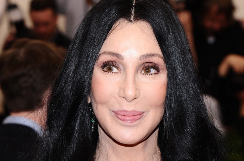  “A Completely Different Person”: You Will Be Amazed To See What Cher Looked Like 50 Years Ago!