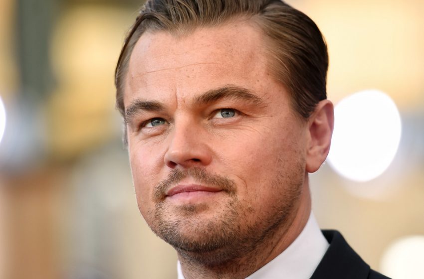  Leonardo DiCaprio With Models In Swimsuits Was Caught On A Yacht By The Paparazzi