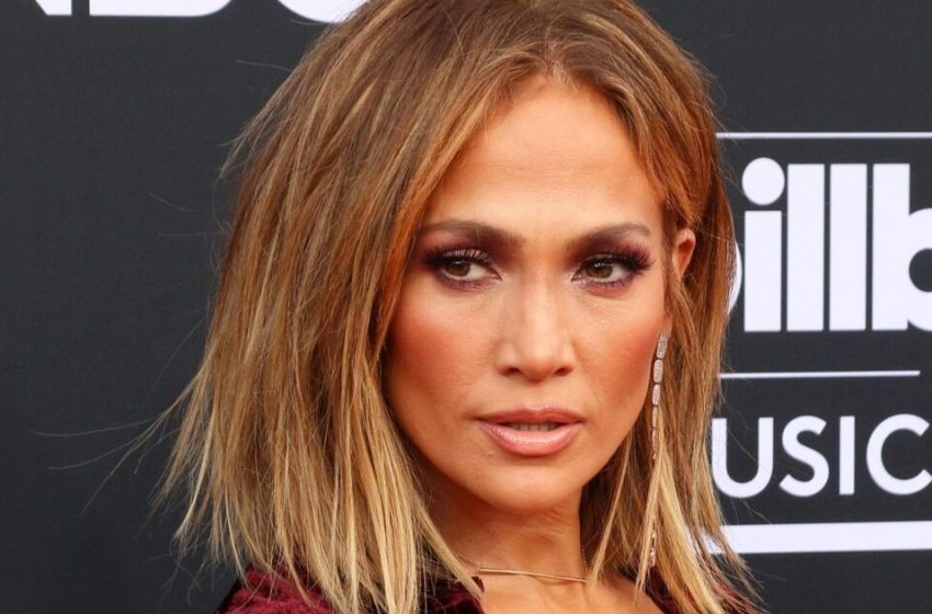  “The Years Don’t Apply To Her!” What Does Young Mother Of Jennifer Lopez Look Like?