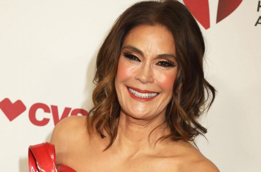  “The Star Of “Desperate Housewives” Made a Splash”: Teri Hatcher In a Scarlet Off-The-Shoulder Dress Appeared At a Star Party In New York!