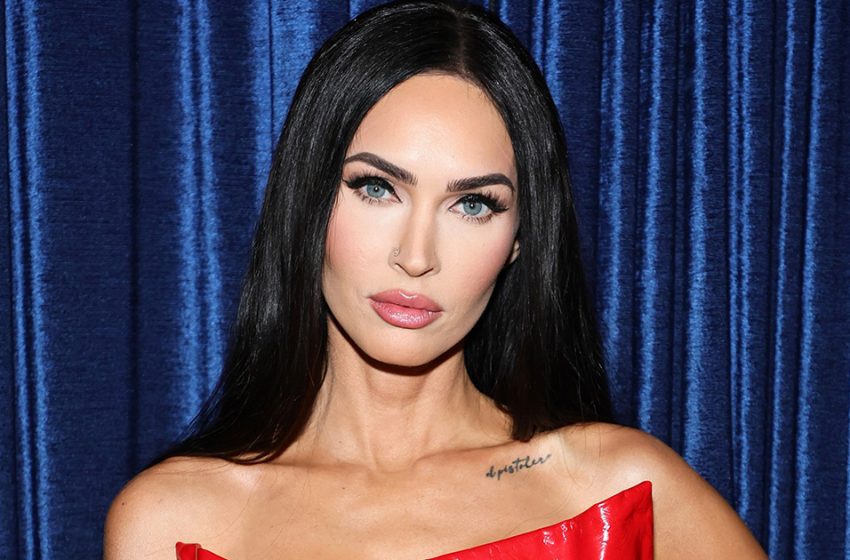  “Far From Embarrassment”: Megan Fox In a Provocative Jumpsuit Showed Off Her Breast!