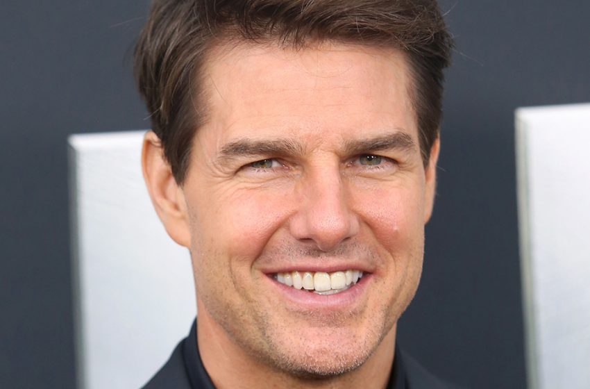  “Finally He Looks His Age”: Fans Discuss New Photos Of 60-Year-Old Tom Cruise!