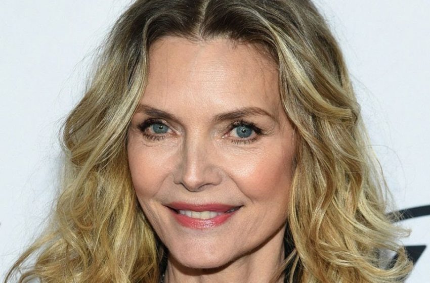  63-Year-Old Lady By The Pool: Michelle Pfeiffer Showed How She Spends Her Leisure Time!