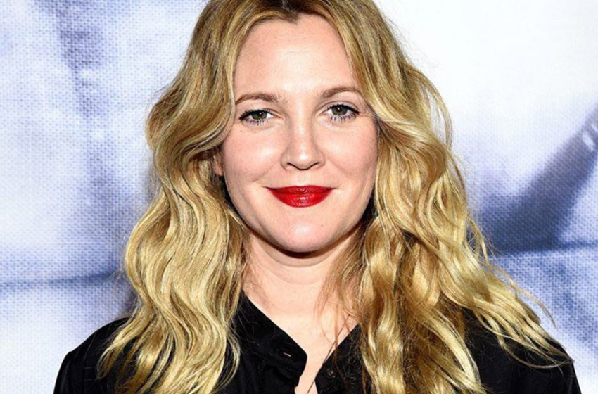  “Neck Creases And Deep Wrinkles”: Drew Barrymore Looks Old And Unrecognizable!