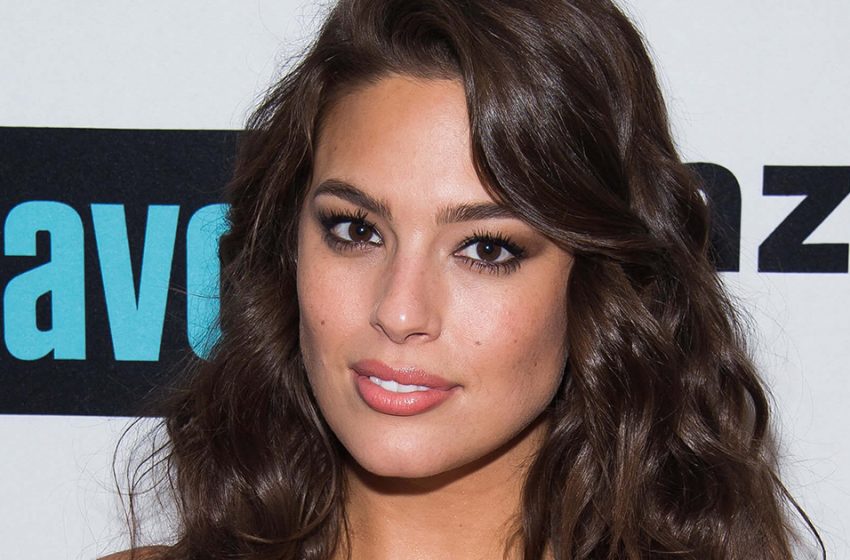  “Fanta Girl Of Your Dreams”: Plus-Size Model Ashley Graham Appeared In an Orange Top And Miniskirt!