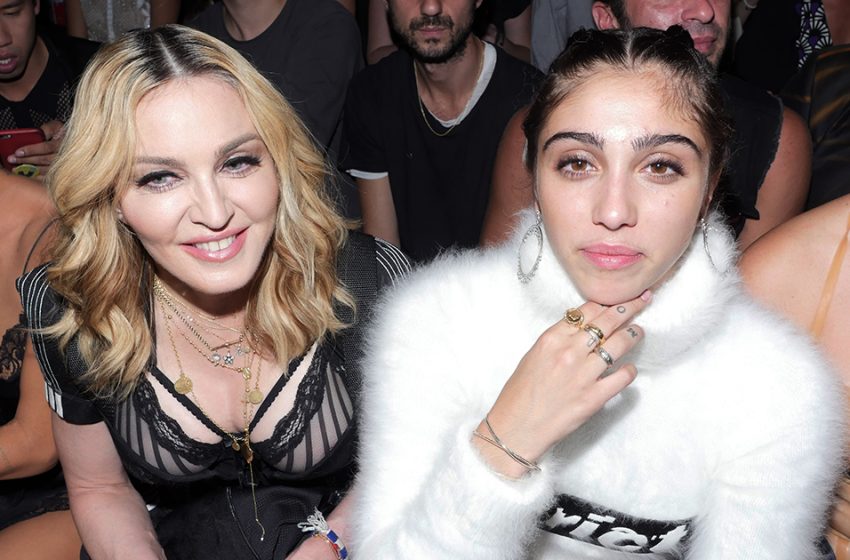  “Like Mother, Like Daughter!” Madonna’s Daughter Appeared At The Grammy Awards 2023 In A Spectacular Red Dress