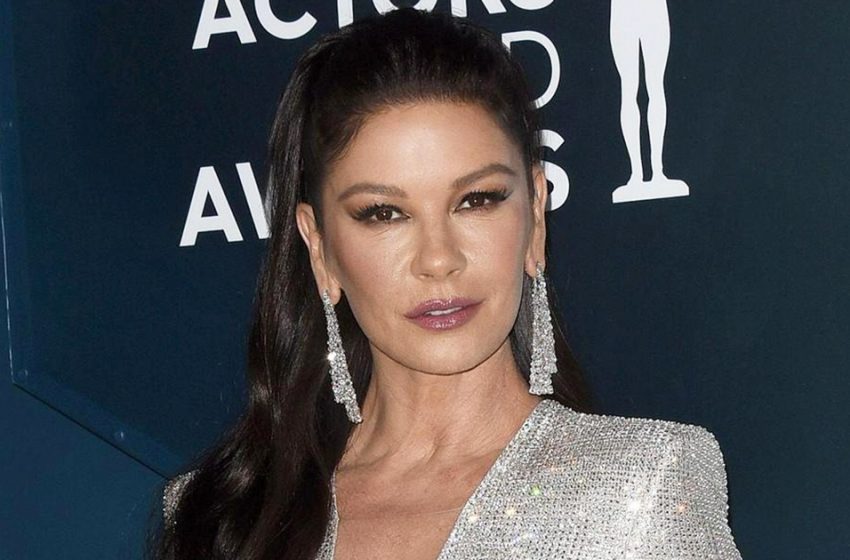  “That Cut Can Drive You Crazy!” Catherine Zeta-Jones Appeared At The Event In A Sparkling Dress With A Very Deep Neckline