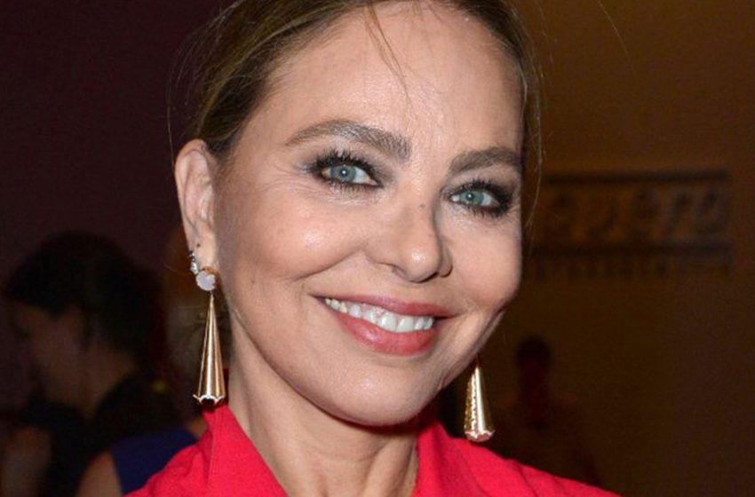  “Looks 20 At 60!” Ornella Muti In Her Swimsuit Charmed Fans With Her Beauty