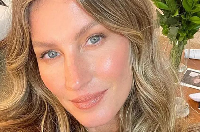  “Showed A Flat Tummy!” Gisele Bündchen In A Micro-Top Appeared At The Carnival In Brazil