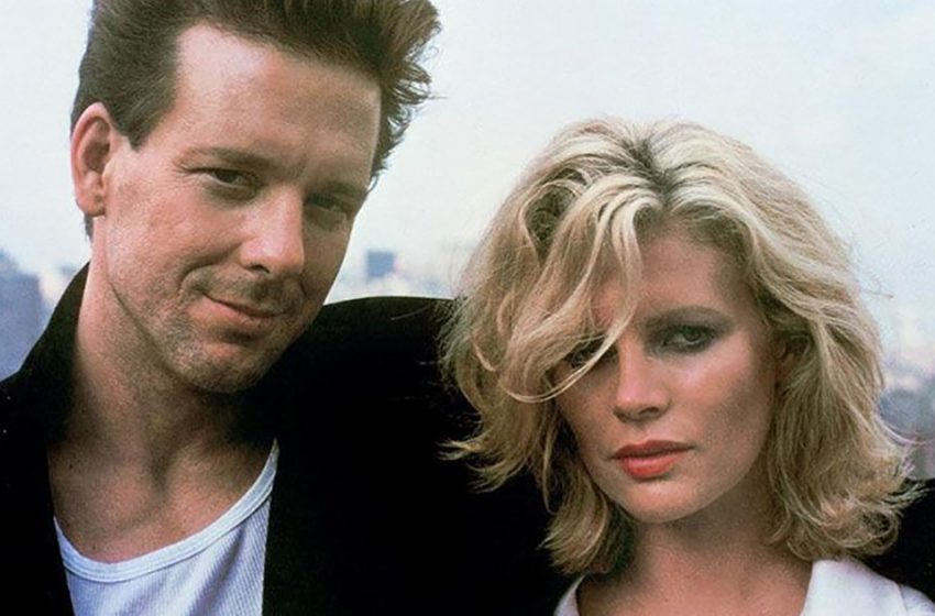  “Looks a Lot Like Mickey Rourke”: 69-Year-Old Kim Basinger Puzzled Fans With Her Face After Plastic Surgery!