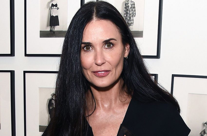  “Eternal beauty”: 60-Year-Old Demi Moore Showed Off Her Slender Figure In a Black Mini Dress!