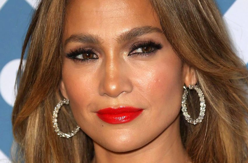  “In a “Naked” Dress”: J. Lo Staged a Provocation At Her Party!