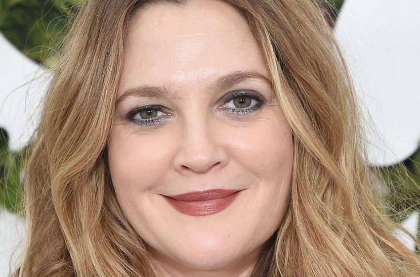  “Sheer Bodice And Flirtatious Look”: Drew Barrymore Came To The Comedy Awards To Support Her Friend!