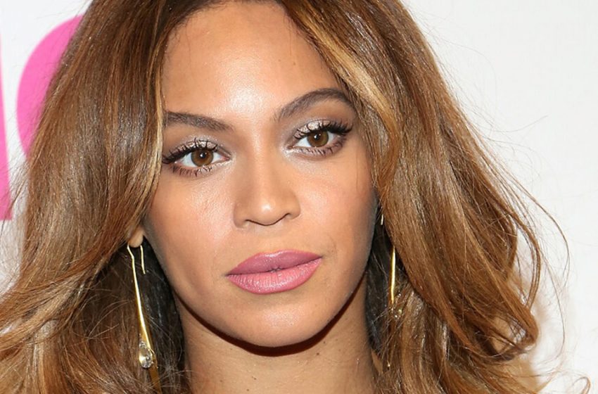  “Look Like Peers”: Incomparable Beyoncé Shared Photos With Her Mom!
