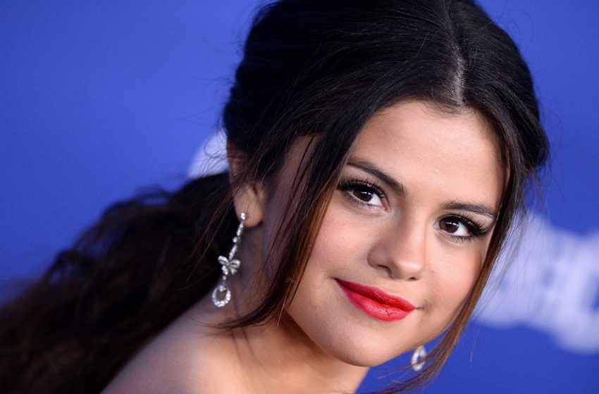  “Risky Neckline And Embroidered Veil”: Selena Gomez In a Bride Dress Was Noticed In New York!