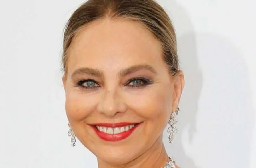  “Short shorts and not a drop of cellulite.” 65-year-old Ornella Muti delighted users with a slender figure