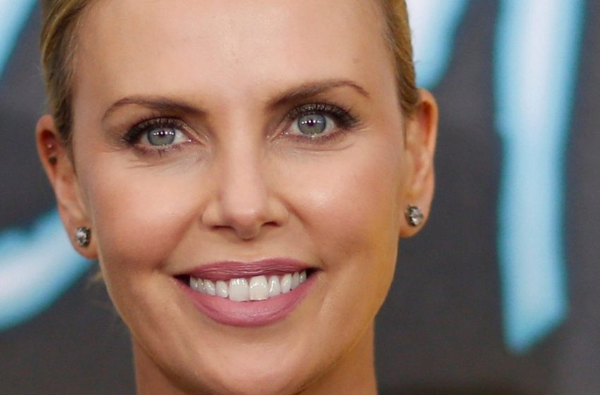  “Tights and open thigh!” 47-year-old Charlize Theron delighted fans