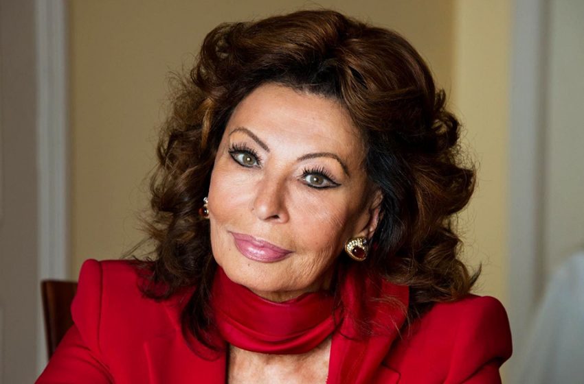  “And we scold young stars …” The web discussed the bold pictures of 86-year-old Sophia Loren