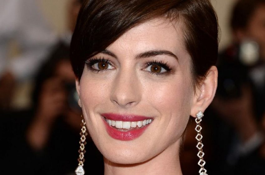  “Nobody expected this from her.” Shy Anne Hathaway dressed in a spicy suit