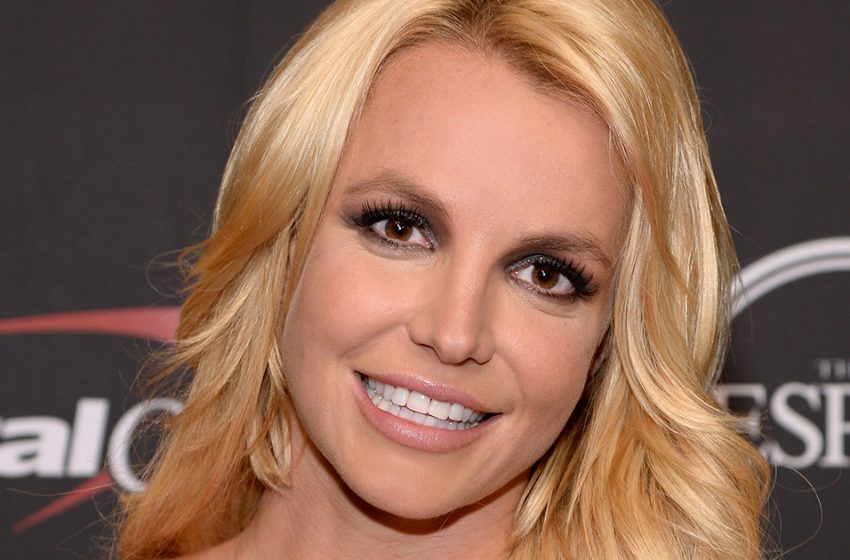  In a Snakeskin Thong and Mini-Top: Britney Spears Did a Hot Dance In Her Living Room