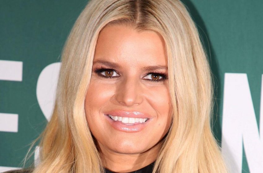  Lost 100 Pounds After The Third Birth: New Photos Of Jessica Simpson Scared Close Friends!