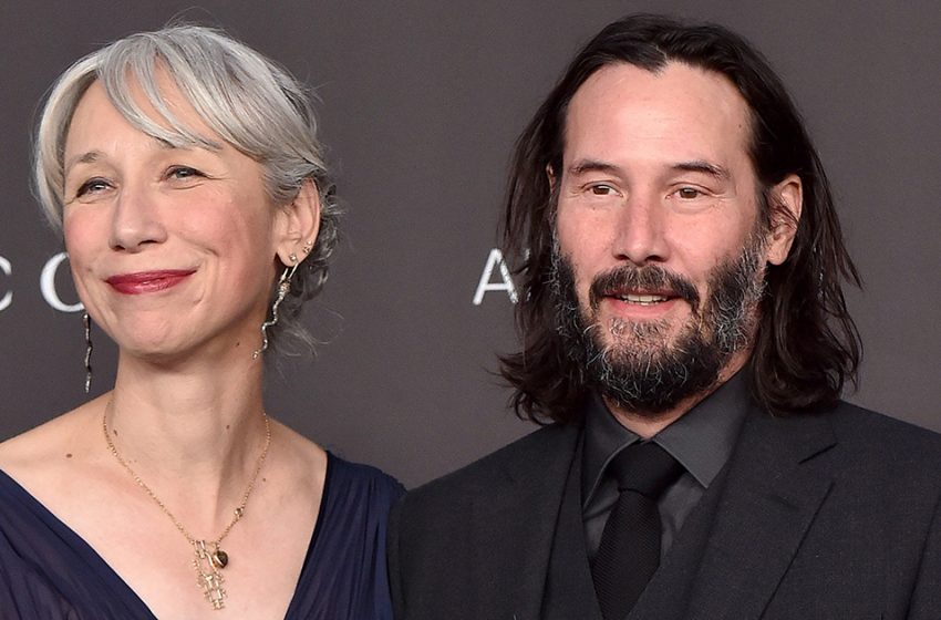  “He’s Not As Modest As He Seems”: Keanu Reeves Publicly Kissed His Beloved On The Red Carpet!