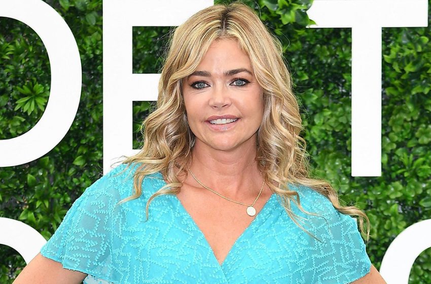  “No Trace Of The Unsuccessful Plastic”: Denise Richards Shines Again On The Red Carpet!