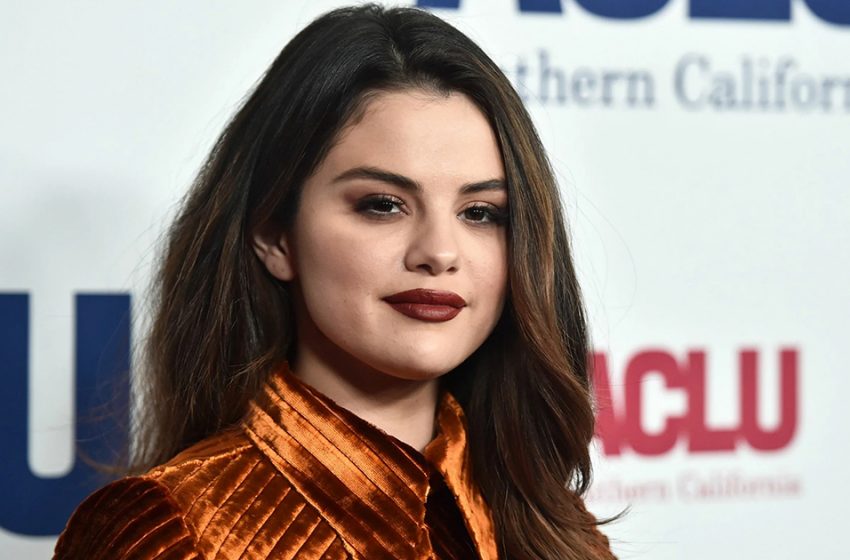  400 million subscribers! Plump Gomez celebrated the record on Instagram with an honest photo