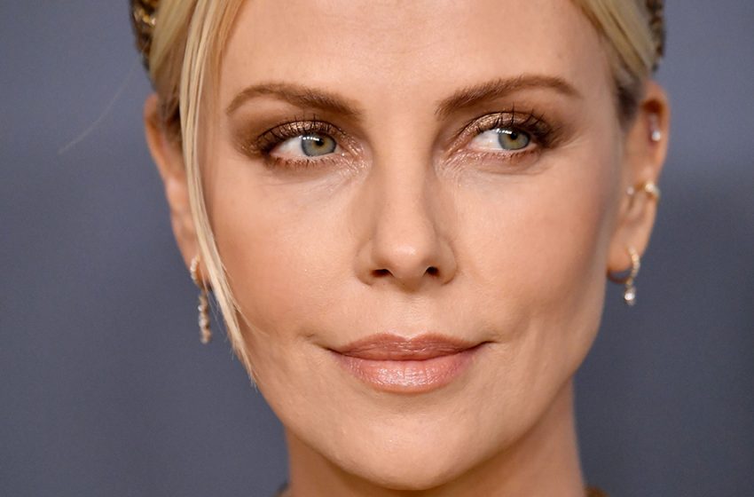  “Barely moves from thinness.” Charlize Theron returned the blond and amazed fans with a skinny body